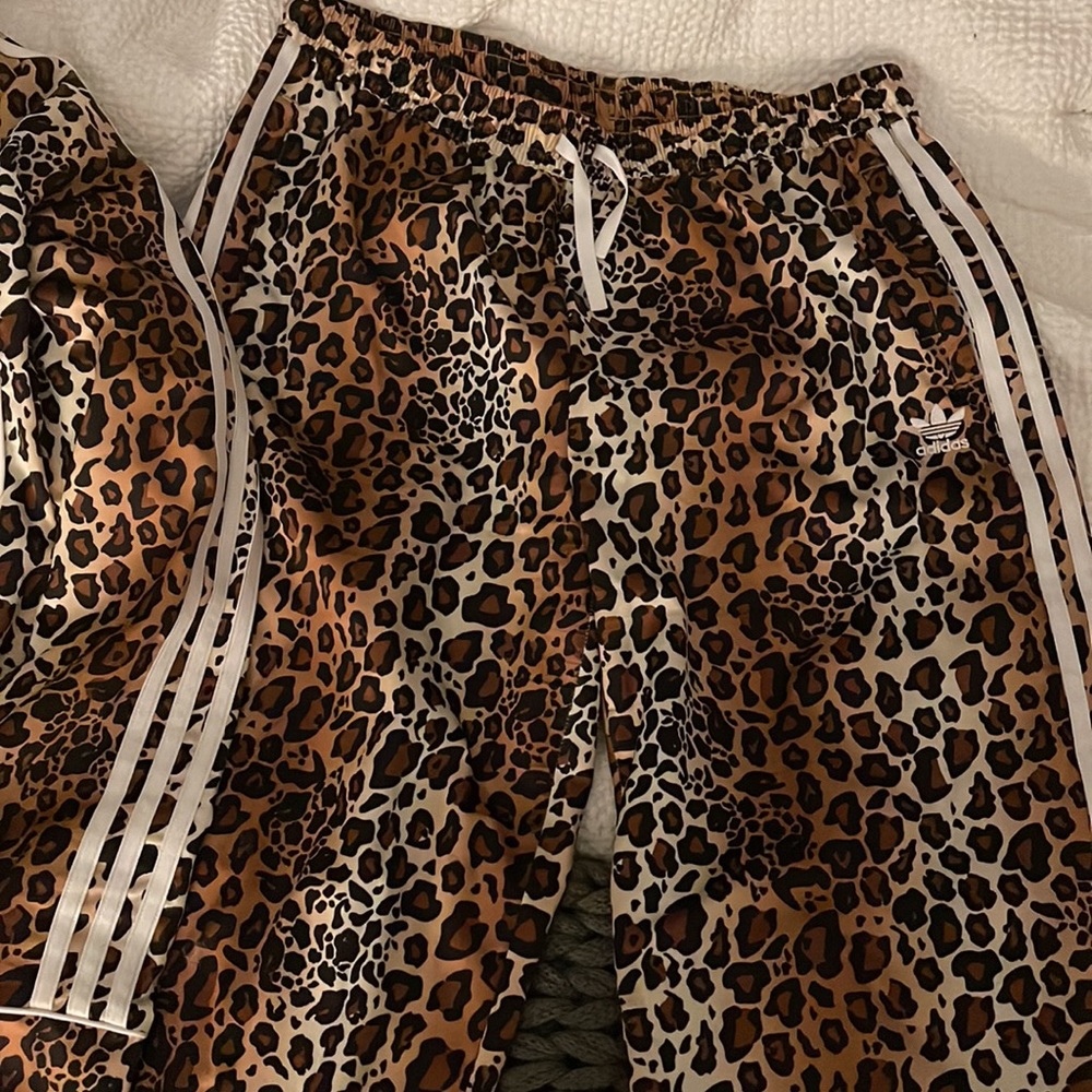 adidas Leopard Print Wide Leg Pants Set in Brown and Black - Picture 3 of 10